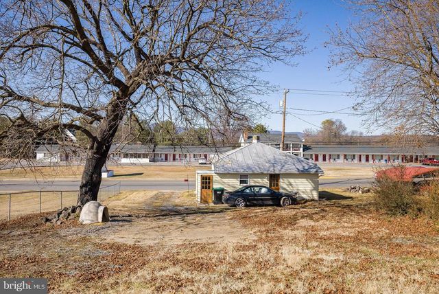 1012 E MAIN ST, Luray, VA 22835