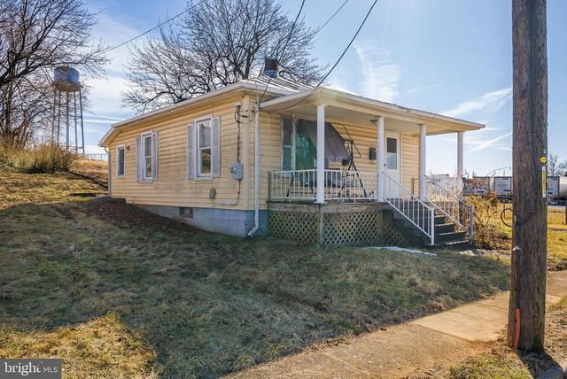 1012 E MAIN ST, Luray, VA 22835