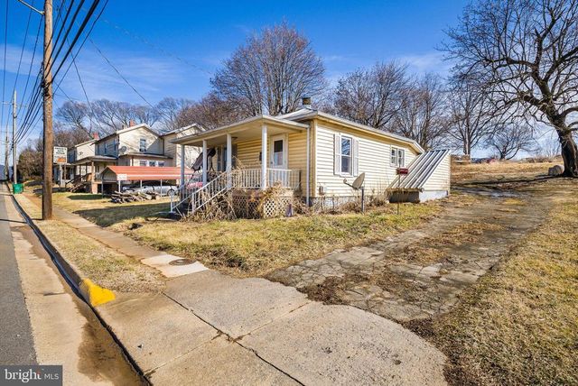 1012 E MAIN ST, Luray, VA 22835