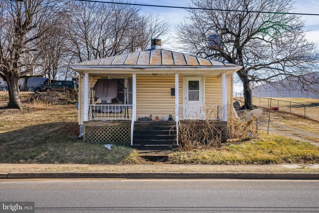 1012 E MAIN ST, Luray, VA 22835