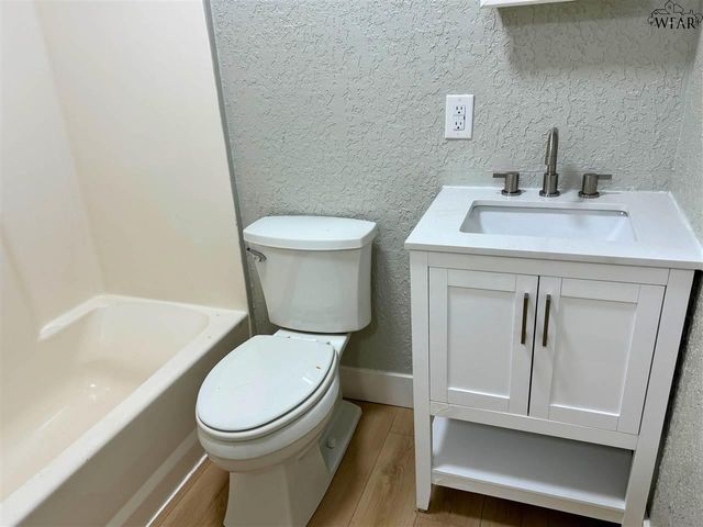 1710 10TH STREET, Wichita Falls, TX 76301