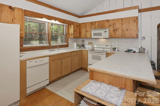 116 Teal Lane, Lake Lure, NC 28746