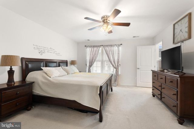 158 NORWOOD DR, Falling Waters, WV 25419