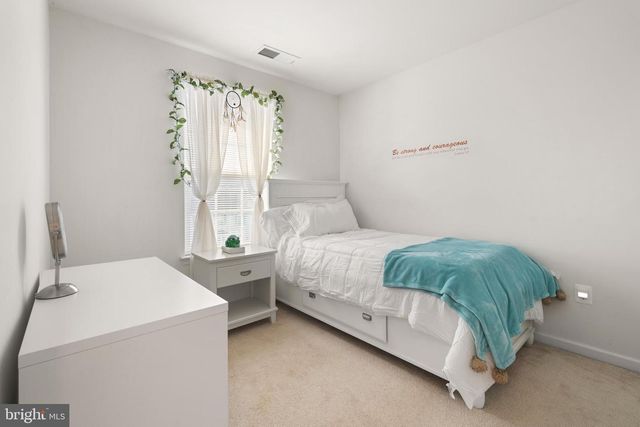 158 NORWOOD DR, Falling Waters, WV 25419