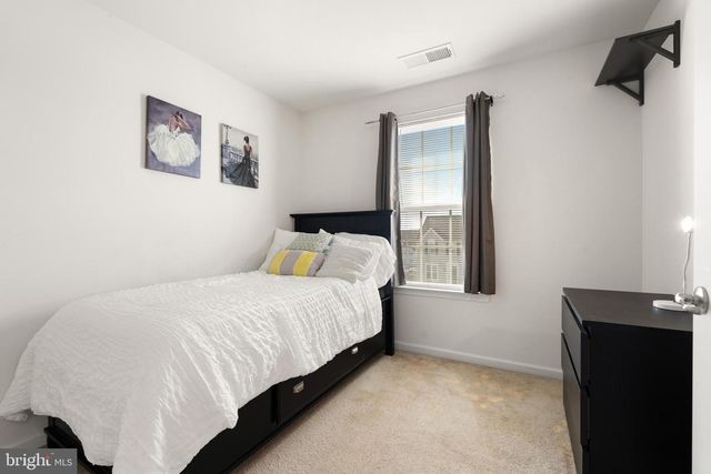 158 NORWOOD DR, Falling Waters, WV 25419