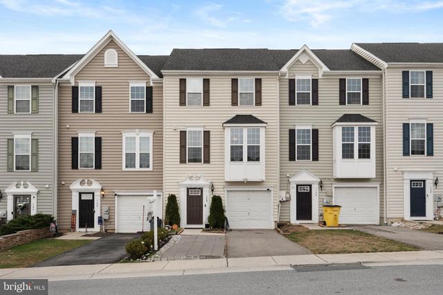 158 NORWOOD DR, Falling Waters, WV 25419