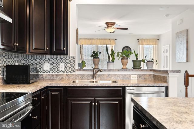 158 NORWOOD DR, Falling Waters, WV 25419