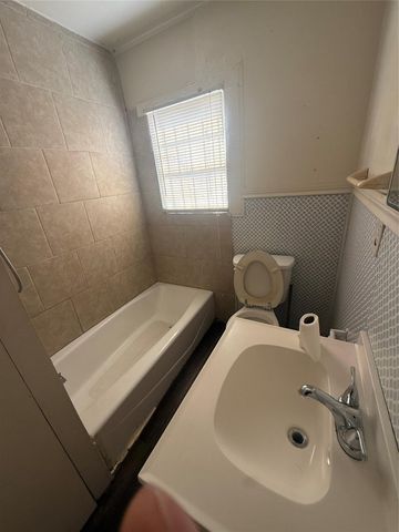 210 S Pecan Drive, Texas City, TX 77591