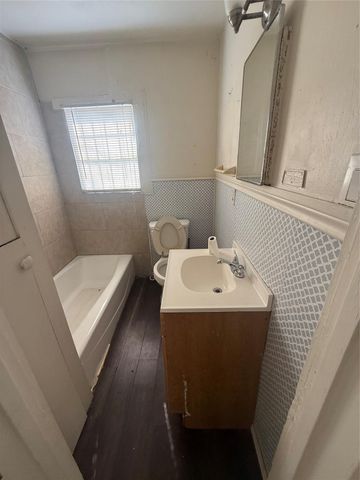 210 S Pecan Drive, Texas City, TX 77591