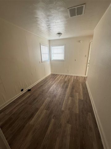 210 S Pecan Drive, Texas City, TX 77591