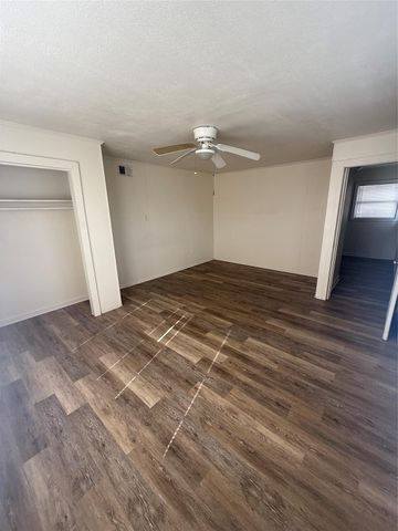 210 S Pecan Drive, Texas City, TX 77591