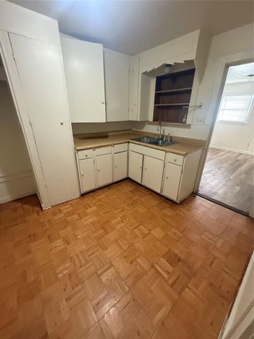 210 S Pecan Drive, Texas City, TX 77591