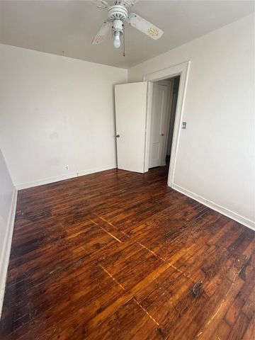 210 S Pecan Drive, Texas City, TX 77591