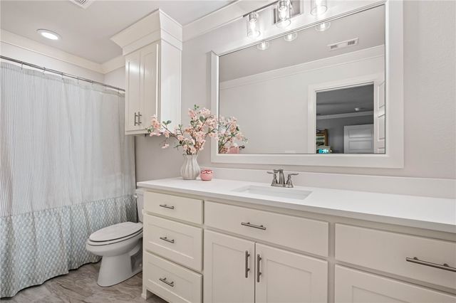 5224 S Brookmere Street, Rogers, AR 72758