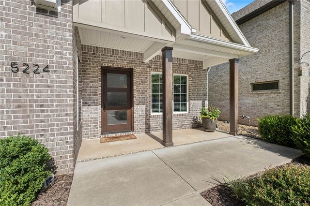 5224 S Brookmere Street, Rogers, AR 72758