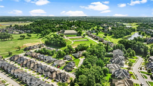 5224 S Brookmere Street, Rogers, AR 72758