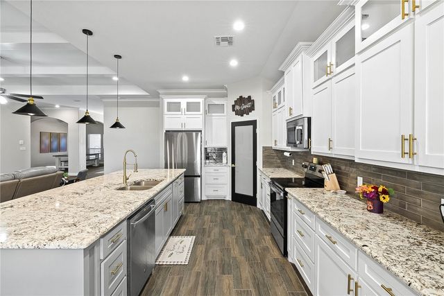 10334 Stone Creek Dr, Corpus Christi, TX 78410