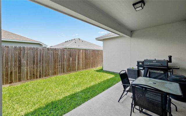 10334 Stone Creek Dr, Corpus Christi, TX 78410