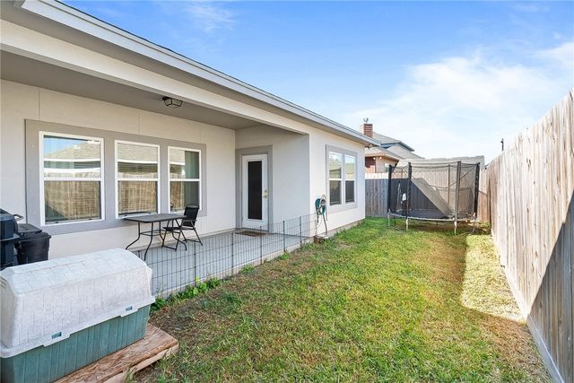 10334 Stone Creek Dr, Corpus Christi, TX 78410