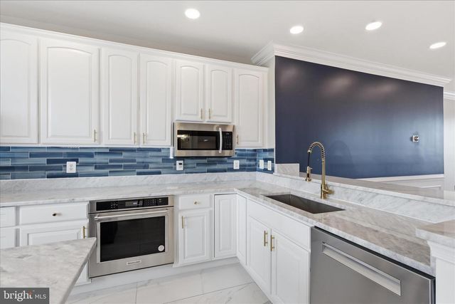 812 SYDNEY TER NE, Leesburg, VA 20176