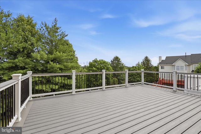 812 SYDNEY TER NE, Leesburg, VA 20176