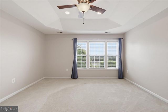 812 SYDNEY TER NE, Leesburg, VA 20176