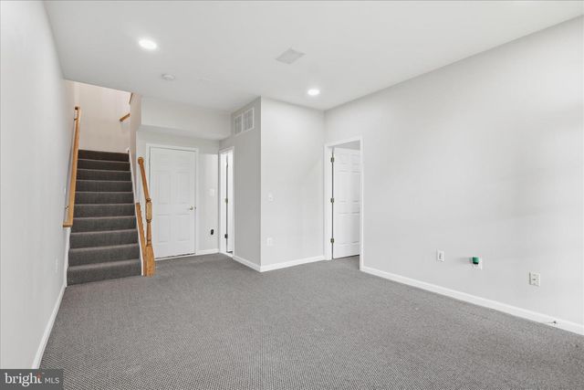812 SYDNEY TER NE, Leesburg, VA 20176