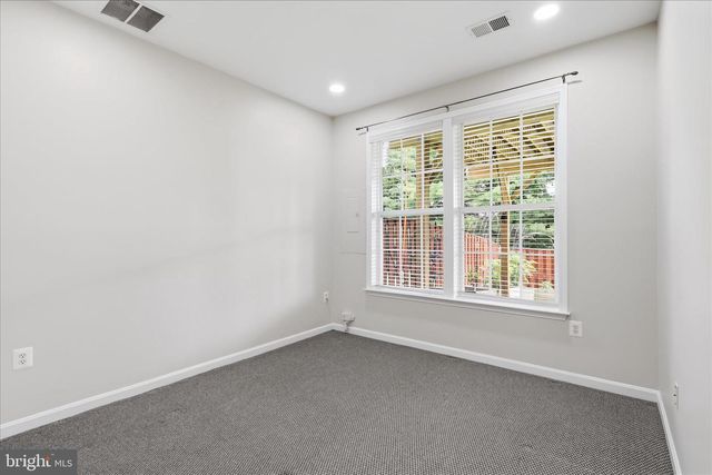 812 SYDNEY TER NE, Leesburg, VA 20176