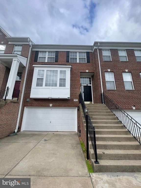 812 SYDNEY TER NE, Leesburg, VA 20176
