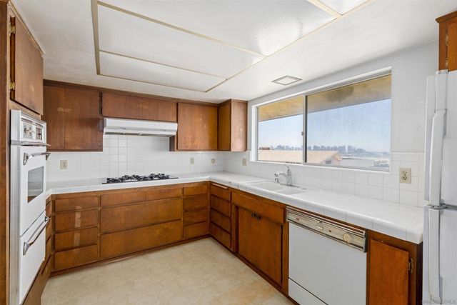 2020 Rodelane, San Diego, CA 92103