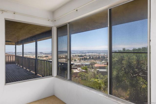 2020 Rodelane, San Diego, CA 92103