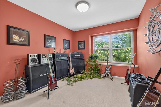 219 Copper Mountain Drive, Fenton, MO 63026
