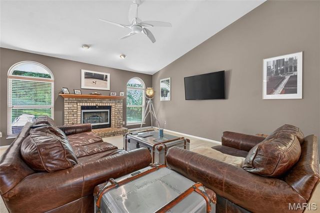 219 Copper Mountain Drive, Fenton, MO 63026