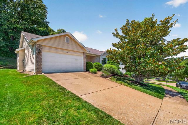 219 Copper Mountain Drive, Fenton, MO 63026