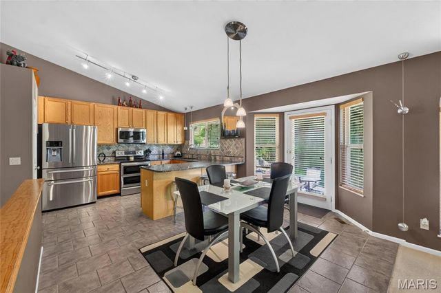 219 Copper Mountain Drive, Fenton, MO 63026