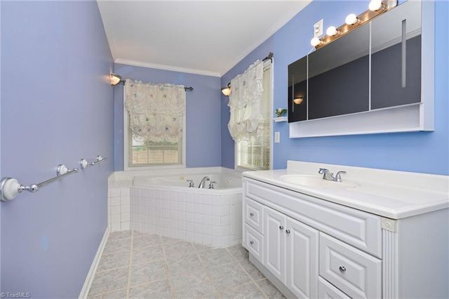 585 Ocala Drive, Winston-salem, NC 27127