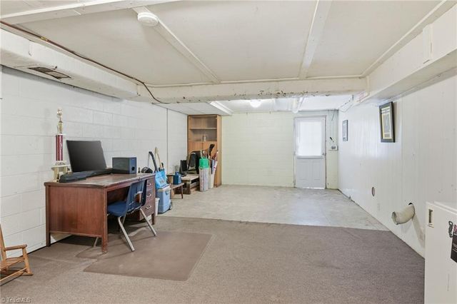 585 Ocala Drive, Winston-salem, NC 27127