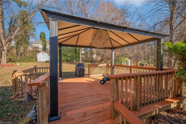 585 Ocala Drive, Winston-salem, NC 27127