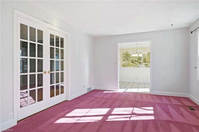 585 Ocala Drive, Winston-salem, NC 27127