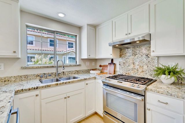 71 Tyrella Court, Mountain View, CA 94043