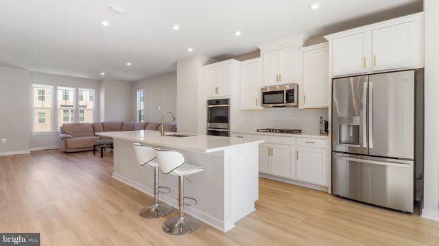 24190 KILBRIDE TER, Sterling, VA 20166