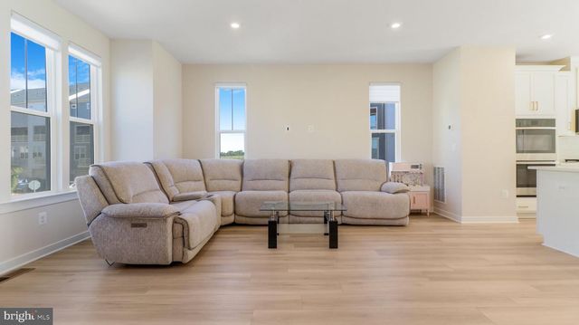 24190 KILBRIDE TER, Sterling, VA 20166