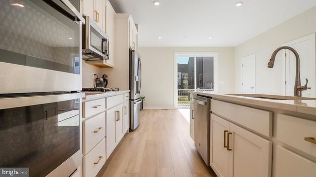 24190 KILBRIDE TER, Sterling, VA 20166