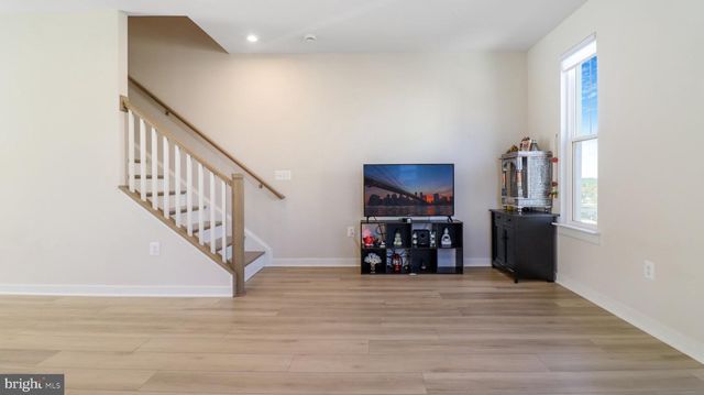 24190 KILBRIDE TER, Sterling, VA 20166