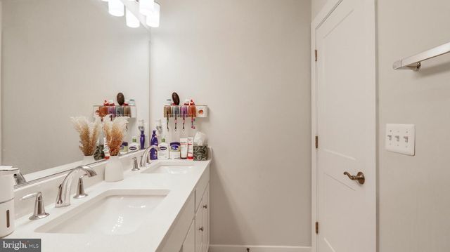 24190 KILBRIDE TER, Sterling, VA 20166