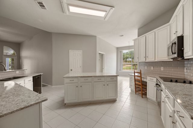 2900 Saint Vincent Drive, Mansfield, TX 76063