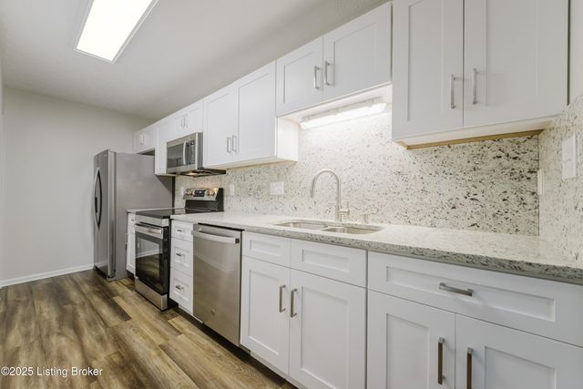 1300 Bee Ln 103, Louisville, KY 40243