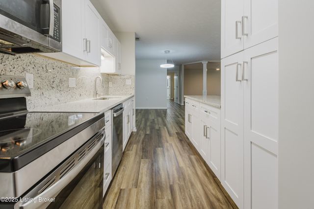 1300 Bee Ln 103, Louisville, KY 40243