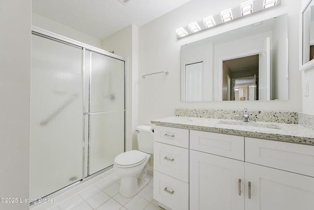 1300 Bee Ln 103, Louisville, KY 40243