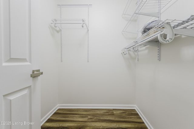 1300 Bee Ln 103, Louisville, KY 40243